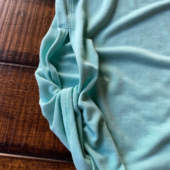 Lululemon tank with gathered sides. - Picture 3 of 4